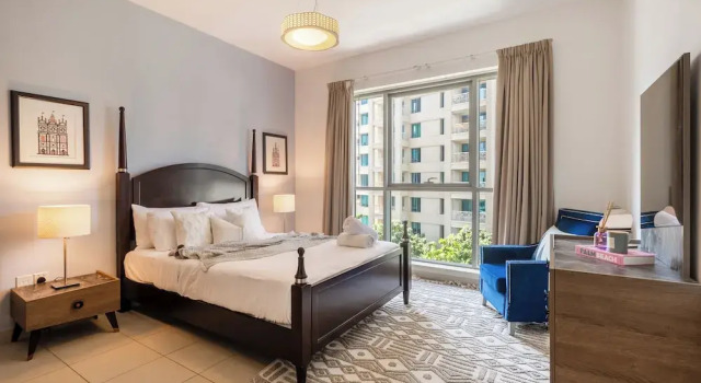 2BR w Burj Khalifa View near Dubai Mall, Забронировать Апартаменты/квартира Дубай Эмират Дубай, рядом с Дубайский аквариум