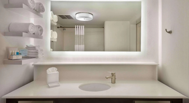 Четырёхместный номер Standard Hampton Inn & Suites Chapel Hill/Durham