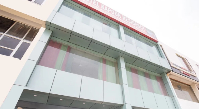 Hotel Kapoor Residency by OYO Rooms, Rezerwuj Hotel Mohali Punjab