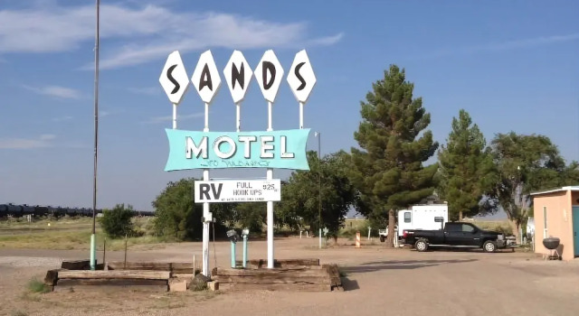 Sands Motel and RV Park, Брондау Мотель Carrizozo Нью-Мексико
