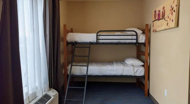 Семейный люкс Best Western St. Louis Airport North Hotel & Suites