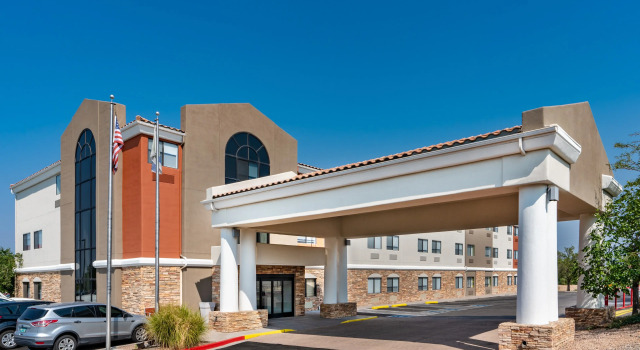 Holiday Inn Express Hotel & Suites Albuquerque - North Balloon Fiesta Park, Rezerwuj Hotel Albuquerque Nowy Meksyk