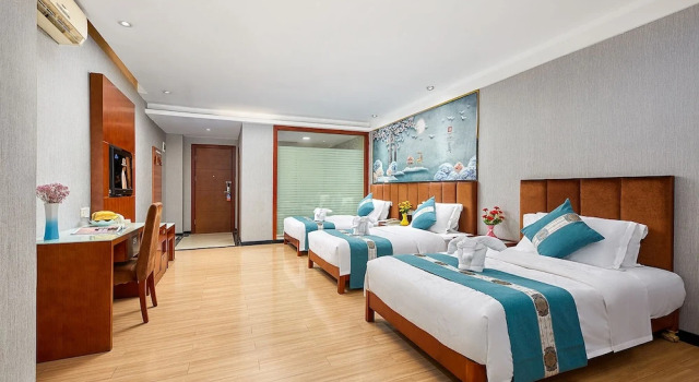 Трёхместный номер Business Kaiserdom Hotel Airport Branch