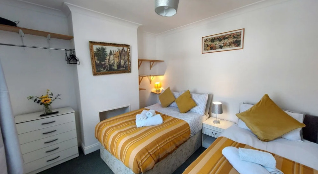 Victoria Heights - Beautiful 3-bed in Gillingham K, Varaa Lomakoti Huvilat kohteessa Kent, Villa