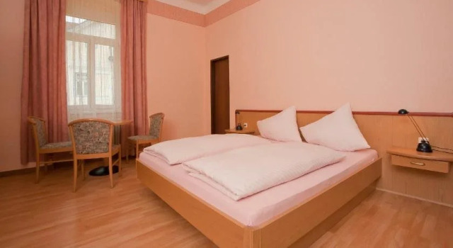 Hotel Glocknerhof, Забронировать Отель Отели Пёрчах-ам-Вёртерзе с парковкой, рядом с Congress Center Wörthersee, Парковка