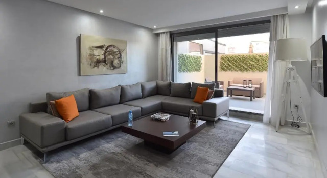 Люкс с балконом Le Yacht Suites Hotel