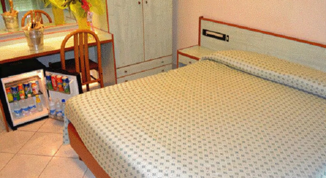 Hotel Paradiso, Book Hotel 3-stjernede hoteller i Celano, 3*