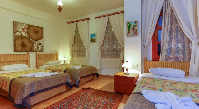 Трёхместный номер Standard Atelya Art Hotel