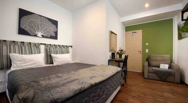 Hotelzimmer In Berlin Prenzlauer Berg 8 Neu, Varaa Hotelli Prenzlauer Berg Berliini, lähellä Helmholtzplatz