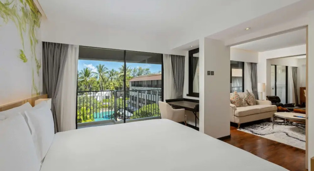 Семейный люкс с 2 комнатами с балконом DoubleTree by Hilton Phuket Banthai Resort