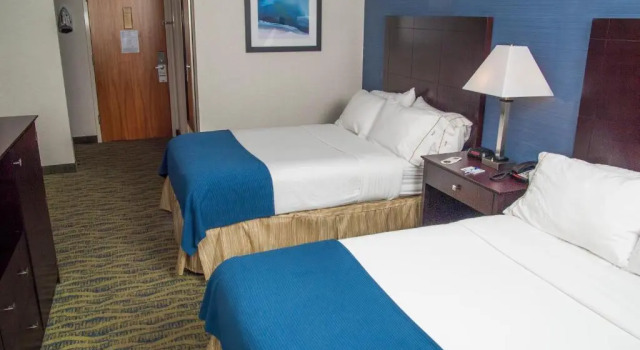 Четырёхместный номер Deluxe Best Western Plus Heritage Rail-South York/I-83