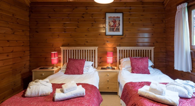 Lady Galloway Lodge 28 with Hot Tub, Newton Stewart, Book Hotel Minnigaff Scotland