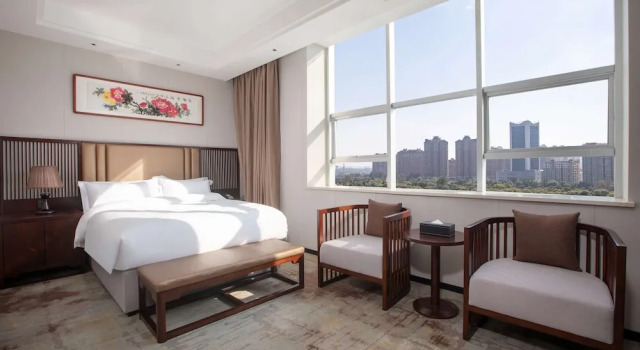 Номер Superior Ramada Encore by Wyndham Linqu Downtown