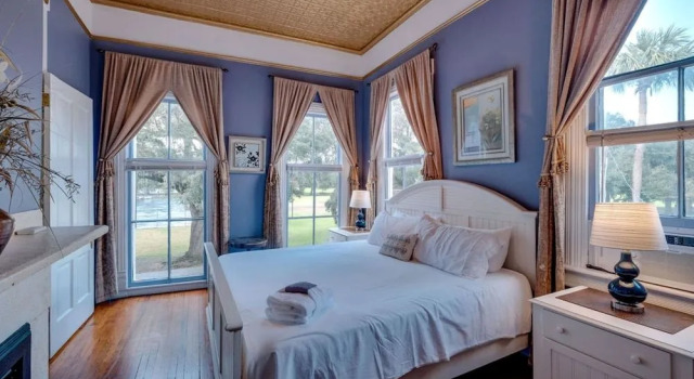 Forsyth Park 2 Bedroom Beauty