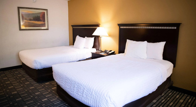 Четырёхместный номер Standard Quality Inn Somerset