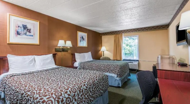 Четырёхместный номер Days Inn by Wyndham Pittsburgh
