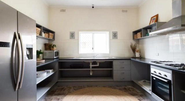 Standard Double room with garden view Bendigo Backpackers