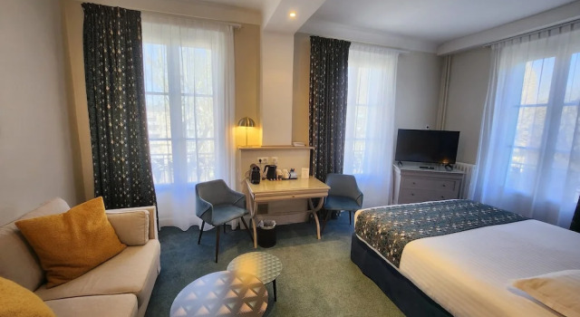 Номер Premium Hôtel Les Nations The Originals Boutique VICHY