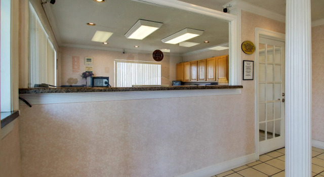 Econo Lodge Meridian South, Buchen Sie Hotel Hotels in Meridian mit Pool, Schwimmbad