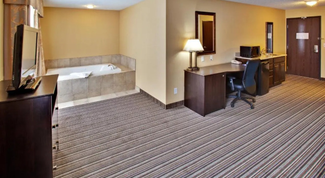 Номер Standard Holiday Inn Express Hotel & Suites Council Bluffs - Convention Center Area by IHG
