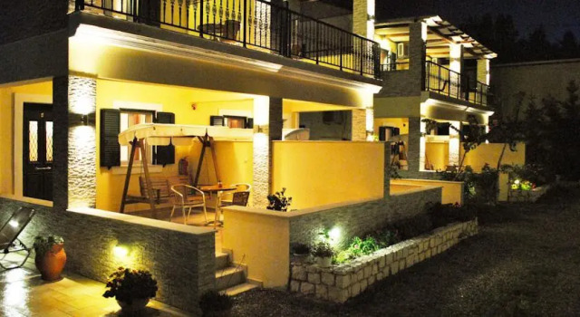 Azalea, Забронировать Апарт-отель Отели периферии Ионических островов с парковкой, Парковка