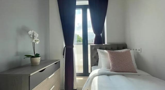 OneLuxStay near Antwerp Central, Забронировать Отель Антверпен провинция Антверпен, рядом с Станция Антверпен Централь