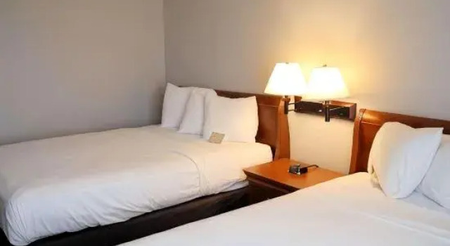 Четырёхместный люкс Country Inn & Suites by Radisson, BWI Airport Baltimore , MD