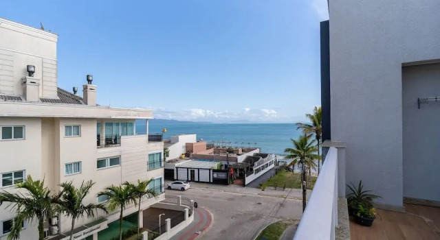 Апартаменты Apart With Sea View in Front of the Beach Pgl0301