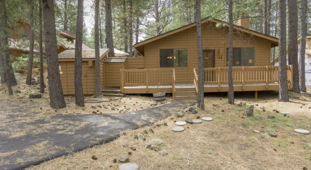 Коттедж Timber 12 3 Bedroom Home