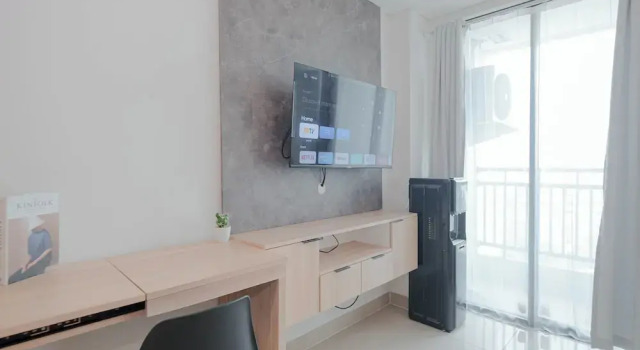 Minimalist Studio At Apartment Lrt City Bekasi