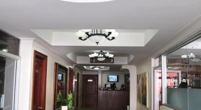 Hotel Los Jardines, Забронировать Отель Отели Сантьяго-де-лос-Кабальерос 3 звезды, рядом с Monumento a los Heroes de la Restauracion, 3*