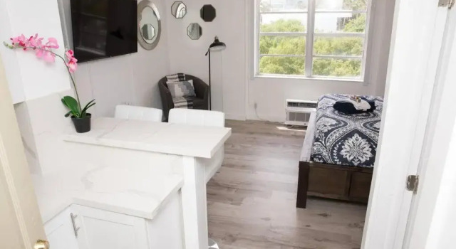 Апартаменты Chic Ocean Retreat