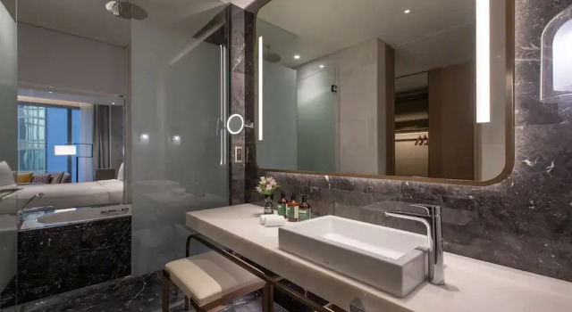 Номер Premium Crowne Plaza Kuala Lumpur City Centre by IHG