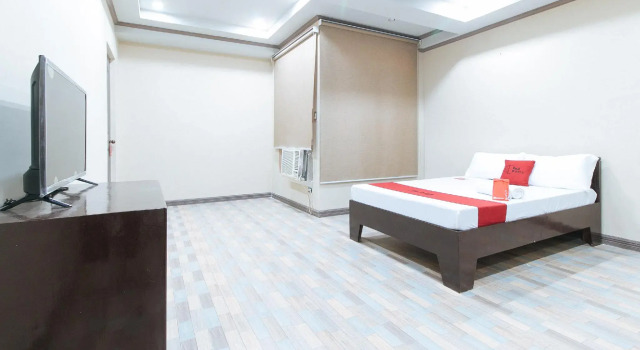 Люкс RedDoorz Plus at Canley Residential