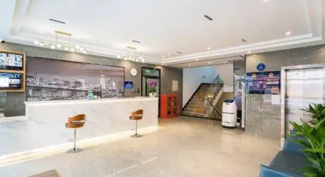 Super 8 Collection Hotel (Beijing International Trade Jianguomen), Забронировать Отель Недорогие отели Пекина, рядом с Ярмарка на Шелковой улице, недорого