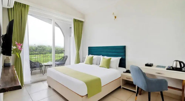 Номер Premium Stone Wood Hotel Amboli