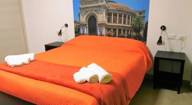 Into Palermo Rooms al Massimo, Book Lejlighedshotel SPA-hoteller i Palermo, nær Palermo Cathedral, SPA