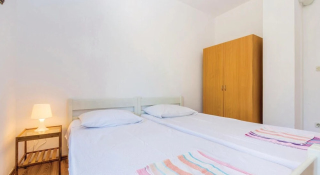 Amazing Apartment in Pinezici With 2 Bedrooms and Wifi, Κράτηση Διαμέρισμα Pinezici Νήσος Κρκ