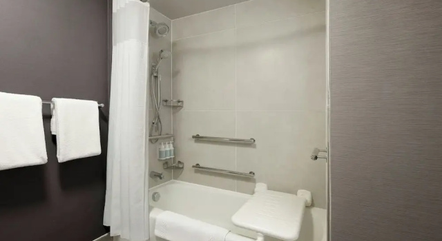 Номер Standard Courtyard by Marriott Detroit Troy