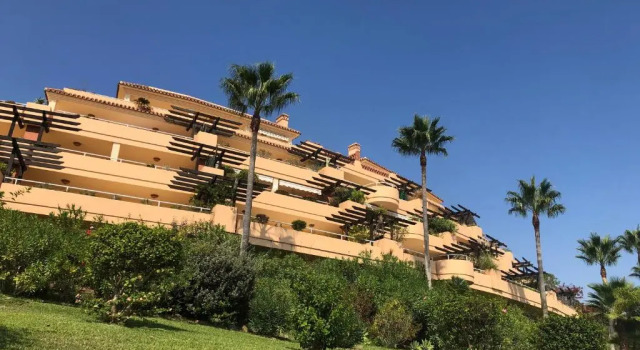 Апартаменты Malibu B2 - Luxury 2BR by Rafleys, Panoramic Sea Views, 7 mins Walk to the Beach