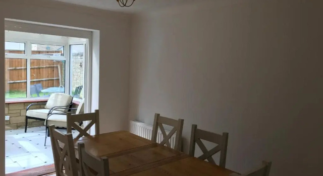 The Conifers - lovely family home in Witney