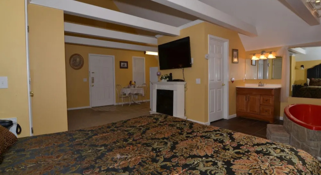Номер Standard c 1 комнатой Honeymoon Hills Gatlinburg Cabin Rentals