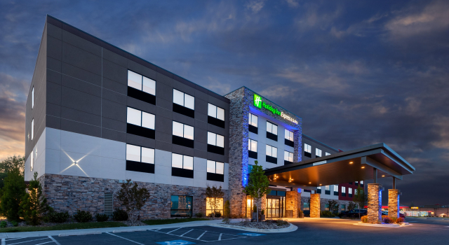 Holiday Inn Express & Suites Brunswick - Harpers Ferry Area by IHG, Buchen Sie Hotel Harpers Ferry 