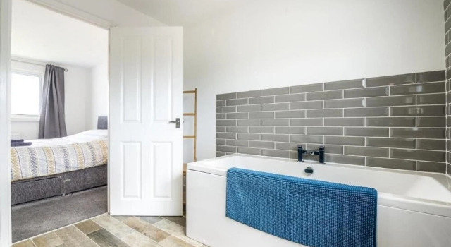 Little Hill - 3 Bed - Wisemans Bridge, Book Hotel Wiseman's Bridge Glamorgan