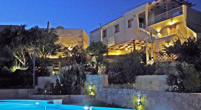 Апартаменты 2 Apartments Sharing Garden and Pool