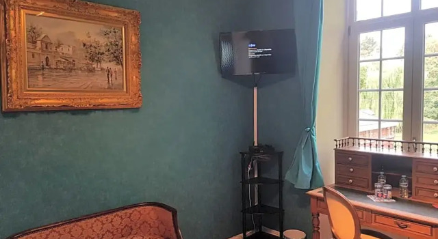Номер Deluxe Château Lambert Moulinsart Hotel, shuttle airport, long term parking, snooker, large terrasse, dinner, breakfast