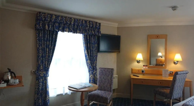 Номер Standard The Queens Hotel & Victoria Cloisters Apartments