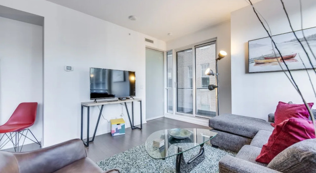 Beautifully Designed 2BR Suite Financial District, Varaa Hotelli Toronto 