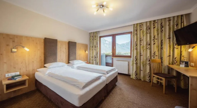 Двухместный номер Standard с видом на озеро Hotel Karlwirt