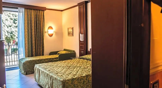 Standard Dreier Zimmer mit Meerblick Hotel Garibaldi